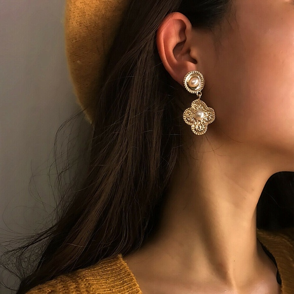 Jewelry - Lucky Four Leaf Clover Faux Pearl Gold Earrings